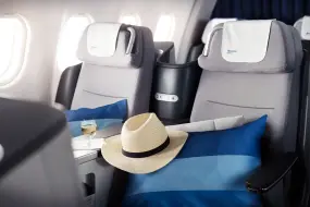 Hero Display Image   – provided by Discover Airlines