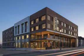 Der Eingang des Hotel Tupelo an der East Main Street im Fairpark District  | Der Eingang des Hotel Tupelo an der East Main Street im Fairpark District |   – provided by Visit Tupelo