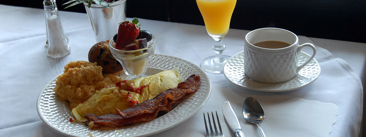 Frühstück im Anchuca Historic Mansion & Inn Bed and Breakfast in Vicksburg