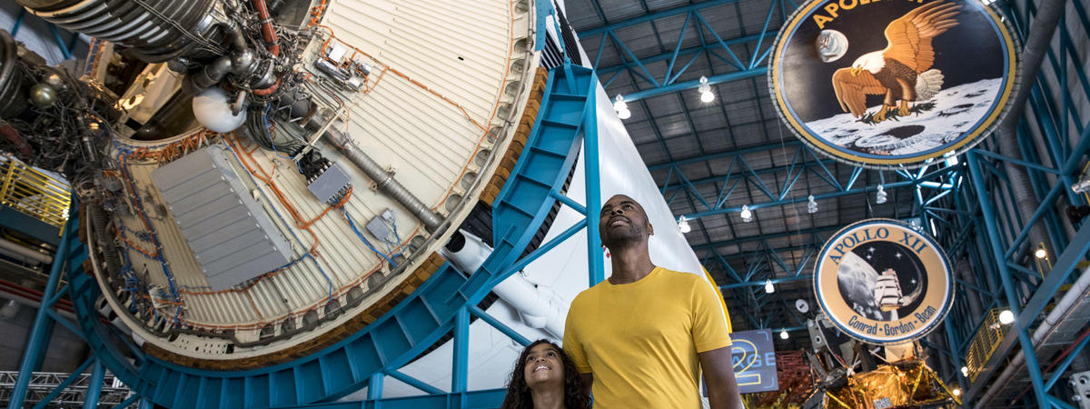 SATURN V ROCKET
Get up close to a spectacle of human engineering and space travel, the Saturn V rocket. In the Apollo/Saturn V Center, walk beneath a real Saturn V rocket