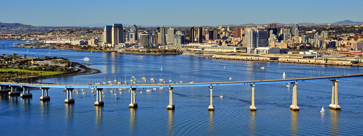 Coronado Bridge und Blick auf Downtown San Diego