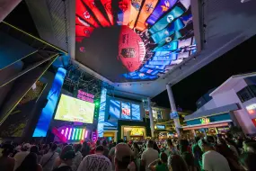 Hero Display Image   – Distrito T-Mobile