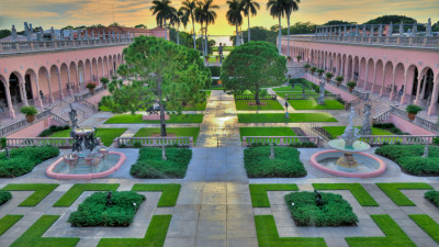 Hero Display Image  – provided by Visit Sarasota