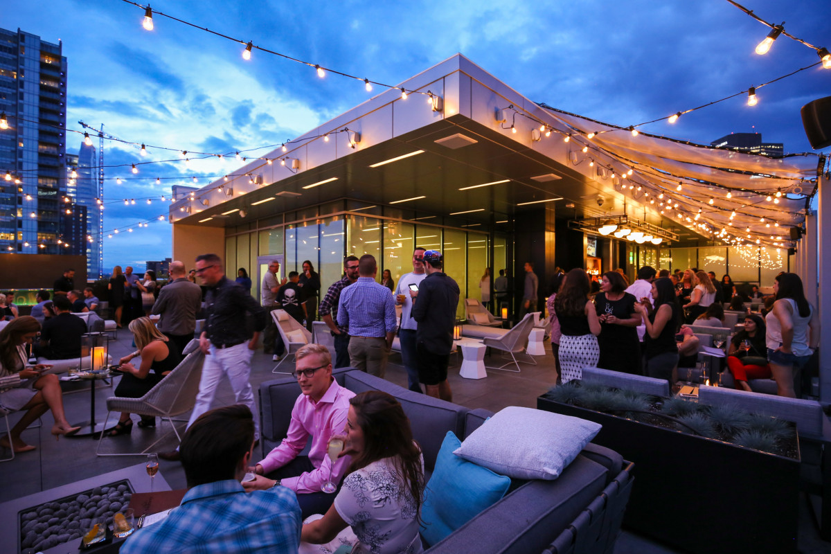54thirty Rooftop Bar