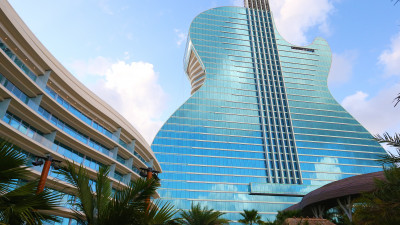 Das berühmte Gitarrenhotel in Fort Lauderdale, das Seminole Hard Rock Hotel and Casino Hollywood  – provided by (c) Seminole Hard Rock Hotel and Casino Hollywood