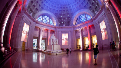 The Franklin Institute Foyer - Benjamin Franklin Monument  – provided by Discover Philadelphia