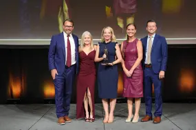 Florida Keys & Key West feiert vier Auszeichnungen bei den 2026 Flagler Awards in West Palm Beach. Die Florida Keys erhielten zwei Henry Awards und zwei Silver Awards für nachhaltiges Tourismusmarketing, Social Media und digitale Angebote.  | Florida Keys & Key West feiert vier Auszeichnungen bei den 2026 Flagler Awards in West Palm Beach. Die Florida Keys erhielten zwei Henry Awards und zwei Silver Awards für nachhaltiges Tourismusmarketing, Social Media und digitale Angebote. |   – Visit Florida