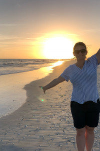 Nadia befindet sicher bei Sunset auf Sanibel Island