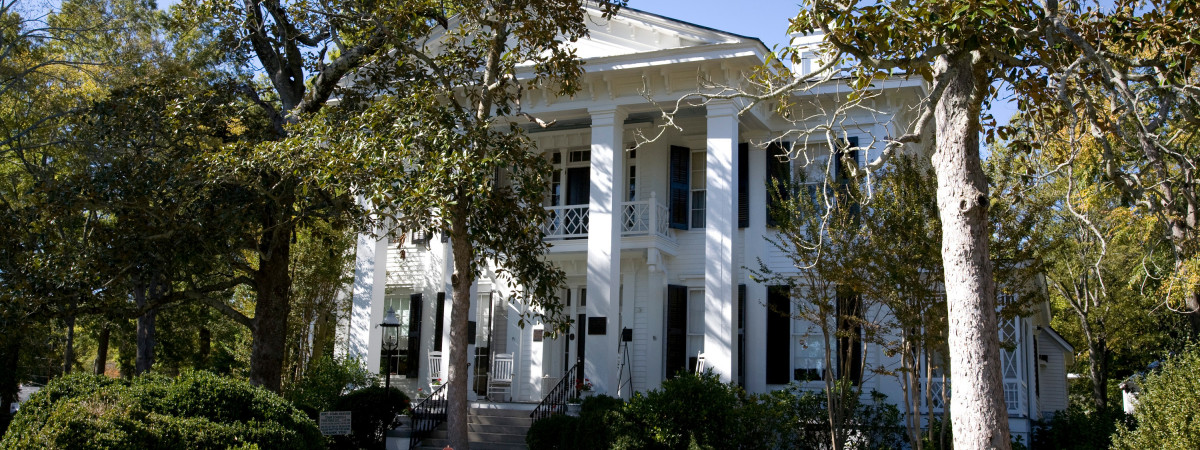 Abbeyville, Burt Stark Mansion