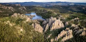 Die Black Hills in South Dakota von oben  | Die Black Hills in South Dakota von oben |   – provided by South Dakota Office of Tourism